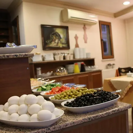 Hotel Grand Peninsula