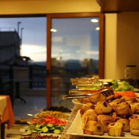 Hotel Grand Peninsula 2*