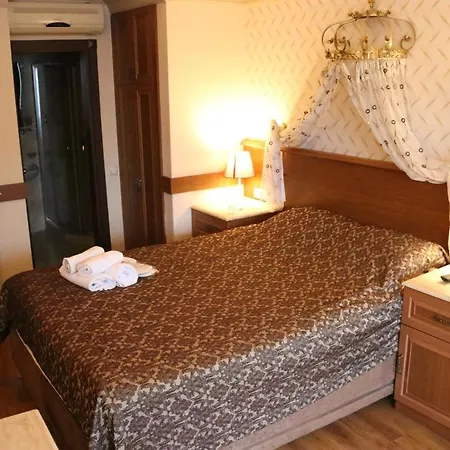 Grand Peninsula Hotel 2*