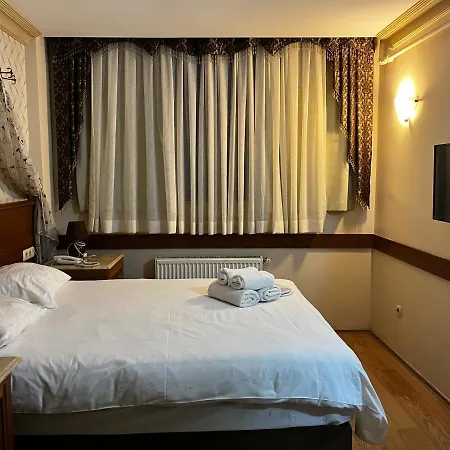 Hotel Grand Peninsula 2*