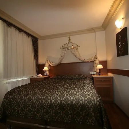 Hotel Grand Peninsula