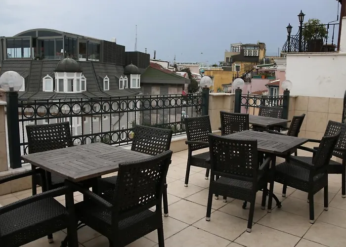 Hotel Grand Peninsula 2*