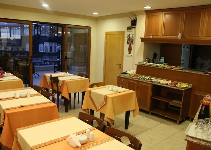 Grand Peninsula Hotel 2*