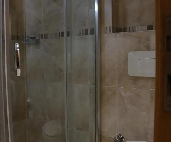 Hotel Grand Peninsula 2*