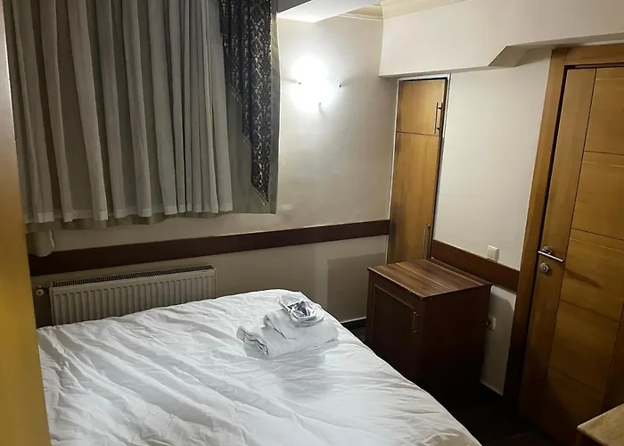 Grand Peninsula Hotel