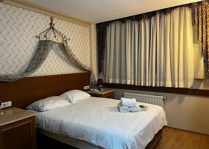 Hotel Grand Peninsula