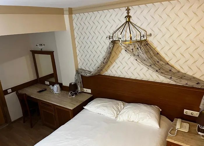 Grand Peninsula Hotel