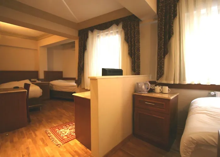 Hotel Grand Peninsula